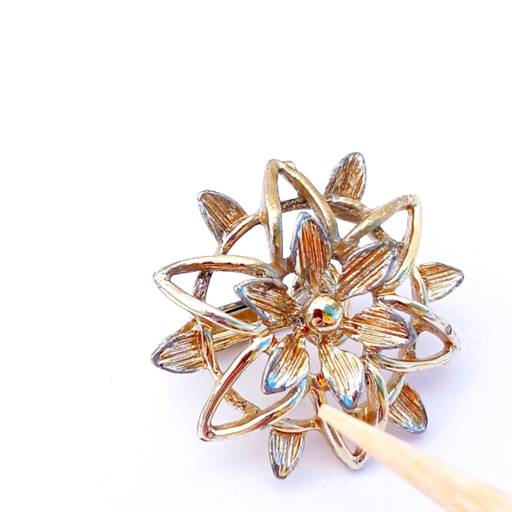 SIGNED 1960s SARAH COV earrings 'Peta-Lure' atomic flower gold tone clips READ - Picture 5 of 7